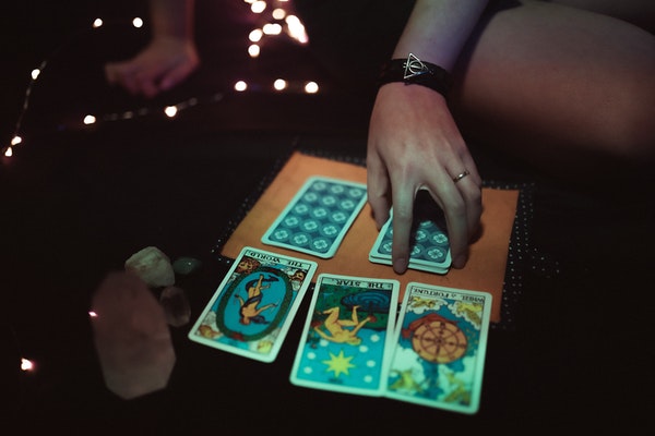 Debunking Some Common Myths About Tarot Card Reading